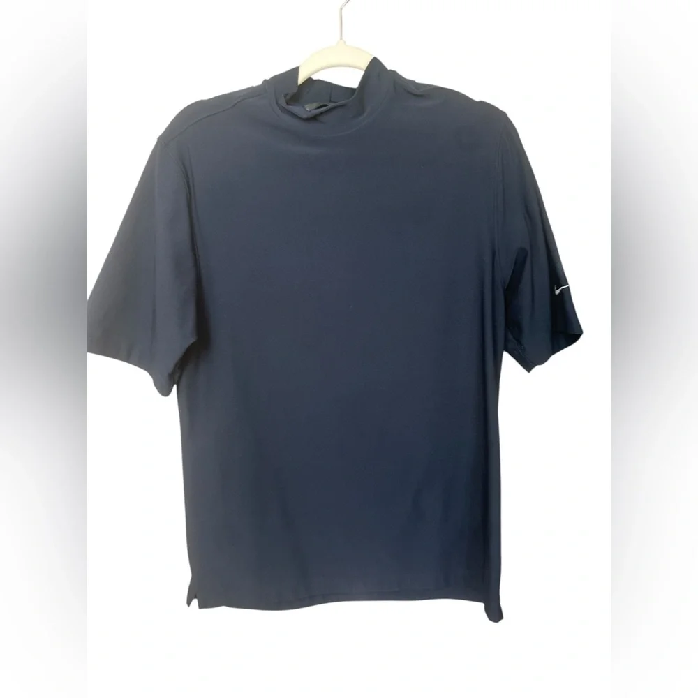 Nike Men's Black T-Shirt